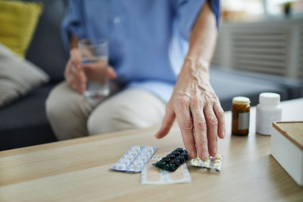Como evitar a automedicação? O que os planos SP tem a ver com isso?